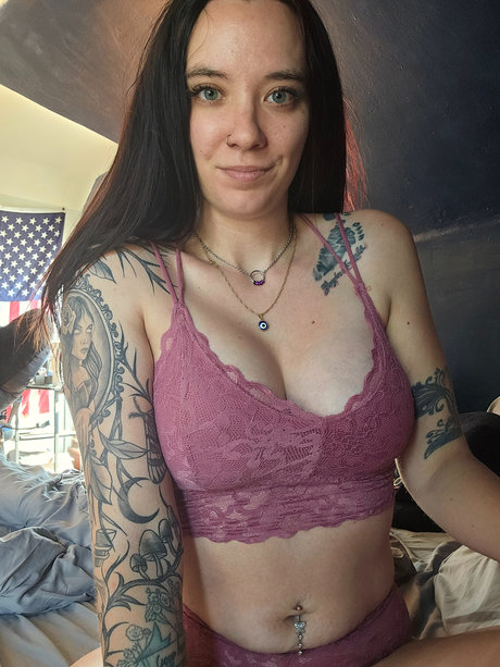 Foto di nudo di fuga di OnlyFans di Delilah