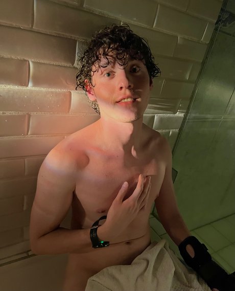 Foto di nudo di fuga di OnlyFans di Yonicagee