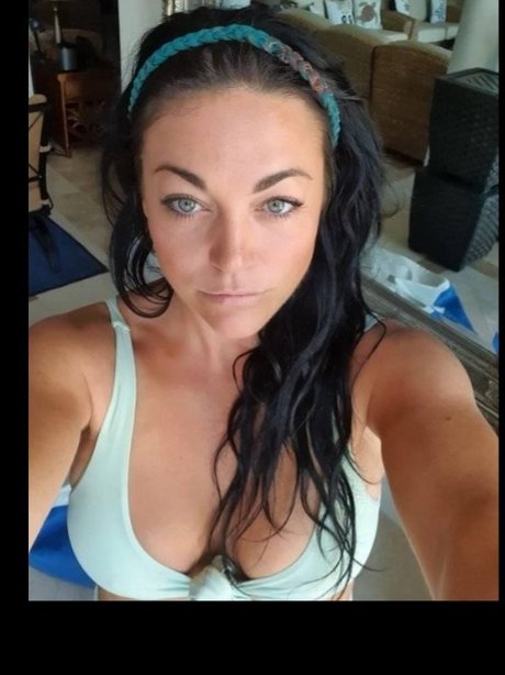 Foto di nudo di fuga di OnlyFans di Alessa