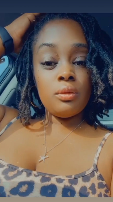 Foto di nudo di fuga di OnlyFans di Yaya879