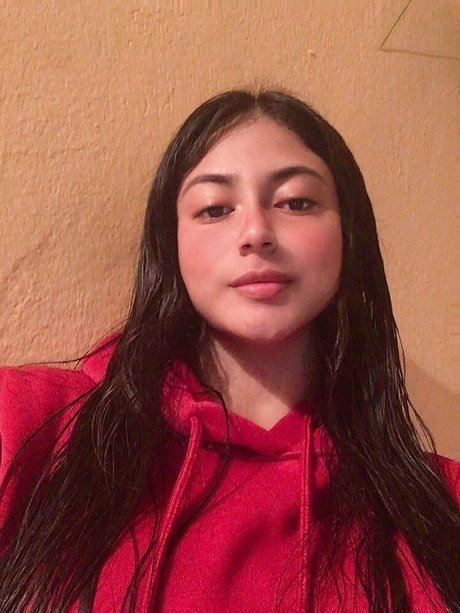 Foto di nudo di fuga di OnlyFans di Yari 