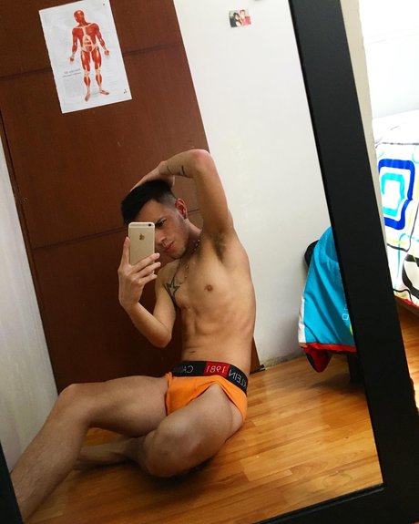 Foto di nudo di fuga di OnlyFans di Yefer Paez