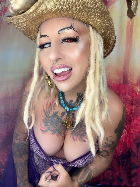 Foto di nudo di fuga di OnlyFans di Xzanthia Ampamp Friends