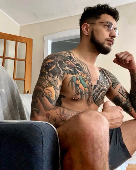 Foto di nudo di fuga di OnlyFans di Adrian Ibarra