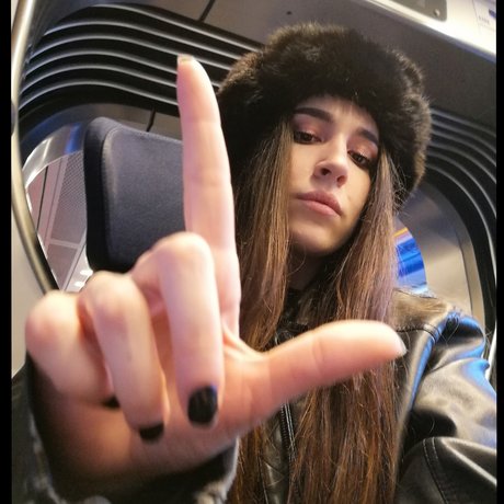 Foto di nudo di fuga di OnlyFans di Your Favourite 