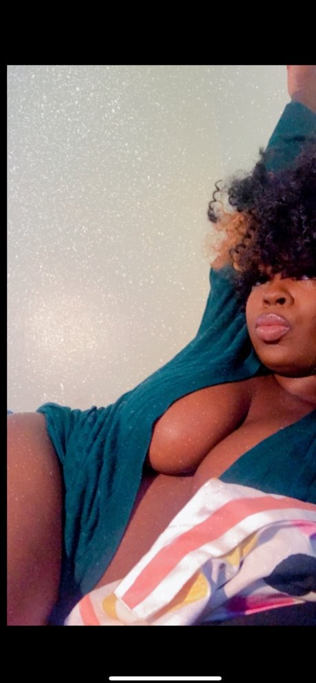 Foto di nudo di fuga di OnlyFans di Ros