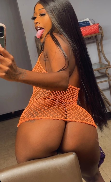 Foto di nudo di fuga di OnlyFans di Tee