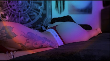 Foto di nudo di fuga di OnlyFans di Tbaby