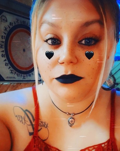 Foto di nudo di fuga di OnlyFans di Tbaby