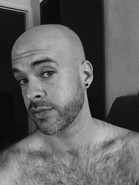 Foto di nudo di fuga di OnlyFans di Dustin Lanshaw