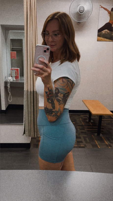 Foto di nudo di fuga di OnlyFans di Jade