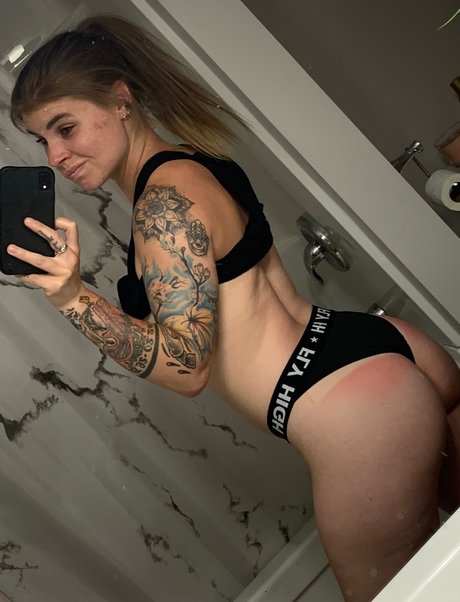 Foto di nudo di fuga di OnlyFans di Astrid