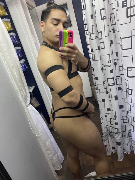 Foto di nudo di fuga di OnlyFans di Luis Kike