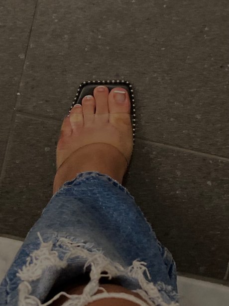 Foto di nudo di fuga di OnlyFans di Ten Pretty Toes