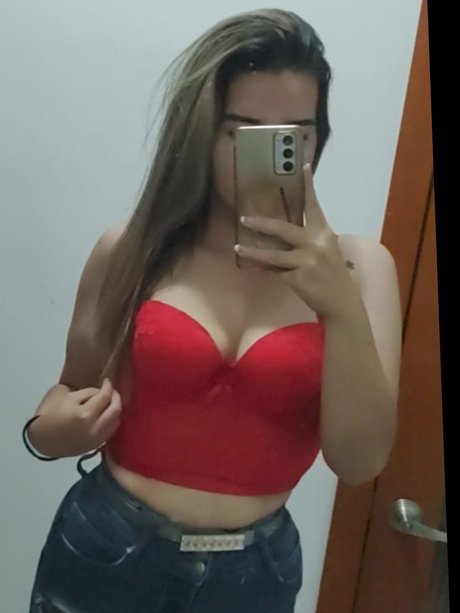 Foto di nudo di fuga di OnlyFans di Xuxu