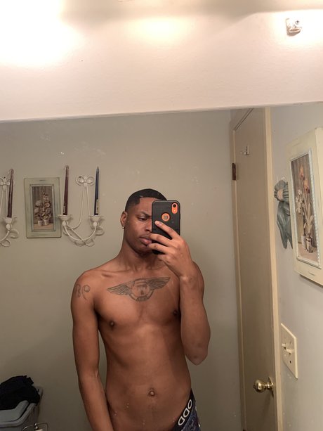 Foto di nudo di fuga di OnlyFans di Vontez Ester