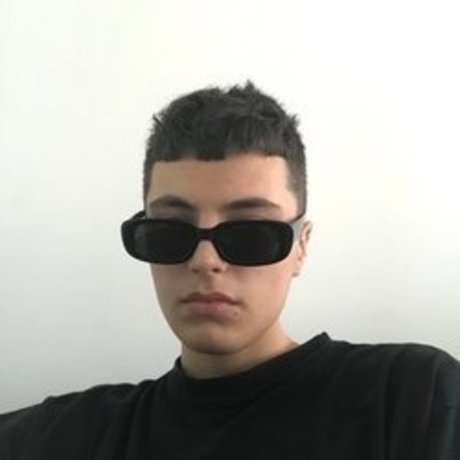 Foto di nudo di fuga di OnlyFans di Handsome Bunny 