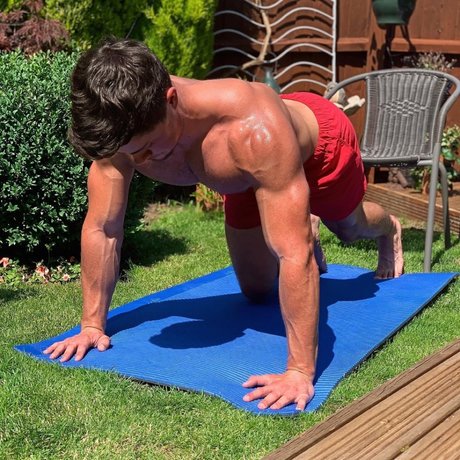 Foto di nudo di fuga di OnlyFans di Zac Long