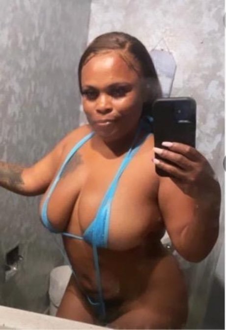 Foto di nudo di fuga di OnlyFans di Yummy T Yummy