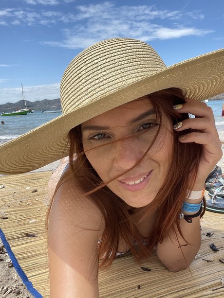 Foto di nudo di fuga di OnlyFans di Elizabeth Molina