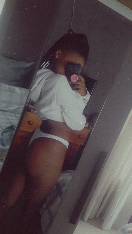 Foto di nudo di fuga di OnlyFans di Milk Ampamp Honey 