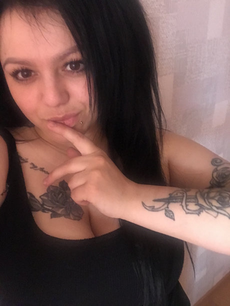 Foto di nudo di fuga di OnlyFans di Tatjana