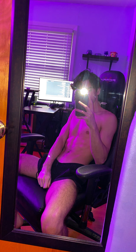 Foto di nudo di fuga di OnlyFans di Kyos