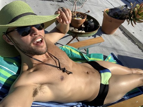 Foto di nudo di fuga di OnlyFans di Tyofoakland