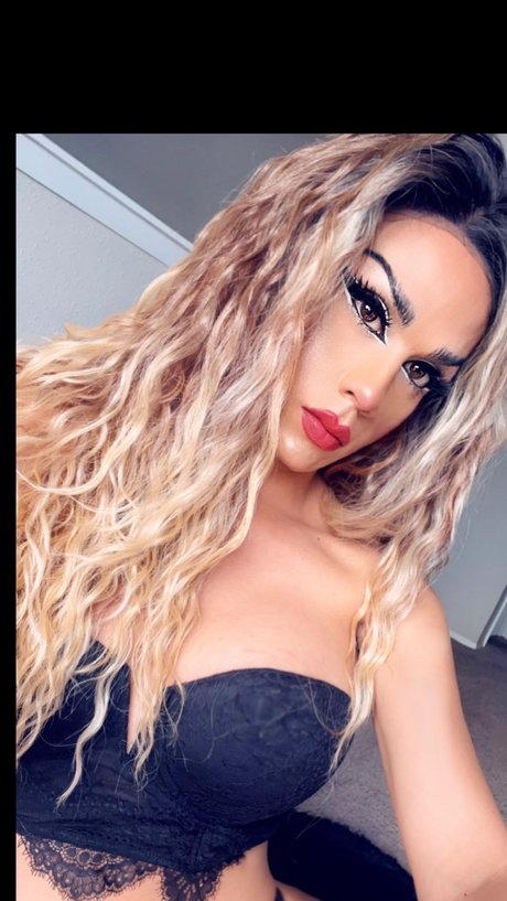 Foto di nudo di fuga di OnlyFans di Tsbarbiehuge
