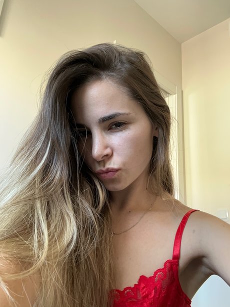 Foto di nudo di fuga di OnlyFans di Seni 