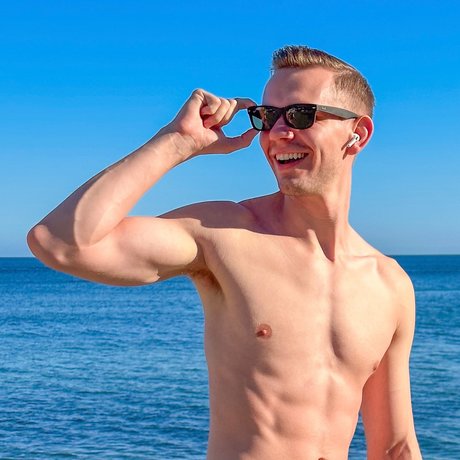 Foto di nudo di fuga di OnlyFans di Tyler Dantuma
