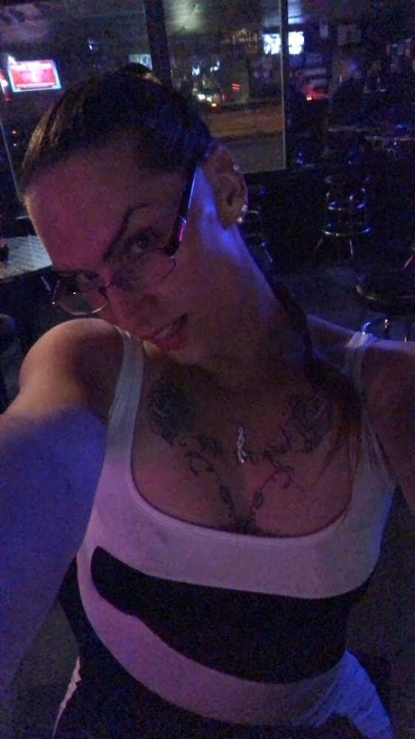 Foto di nudo di fuga di OnlyFans di Nikkiedickie