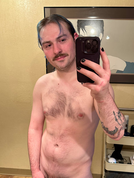 Foto di nudo di fuga di OnlyFans di Tanner