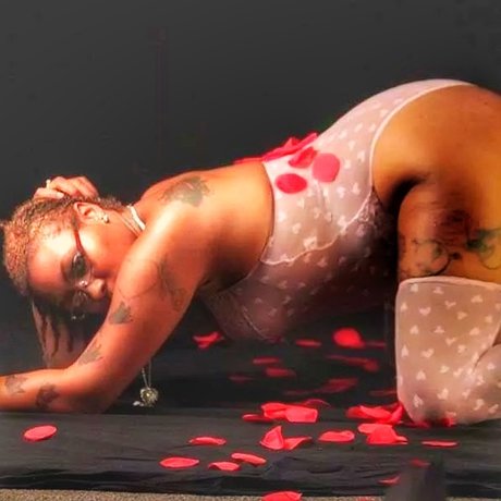 Foto di nudo di fuga di OnlyFans di Edibleellemisstrouble