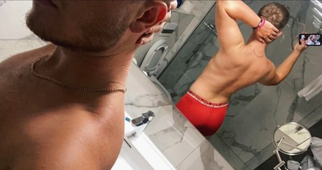 Foto di nudo di fuga di OnlyFans di Trent Dixon