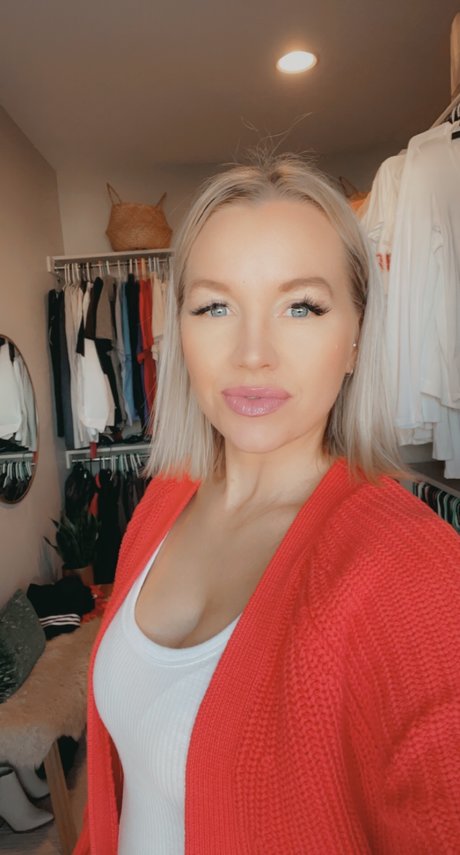Foto di nudo di fuga di OnlyFans di Mama 2 Be