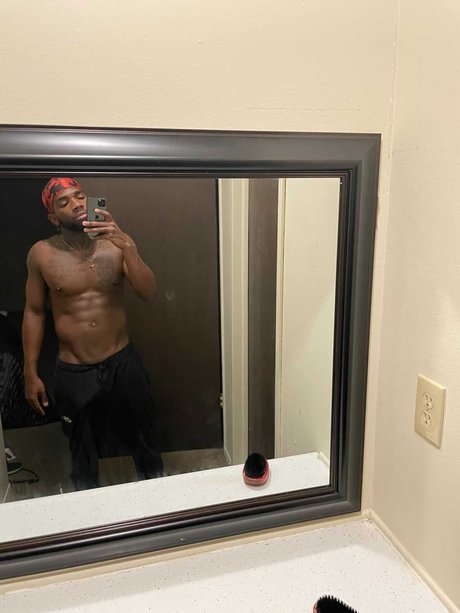 Foto di nudo di fuga di OnlyFans di Iamtylerw