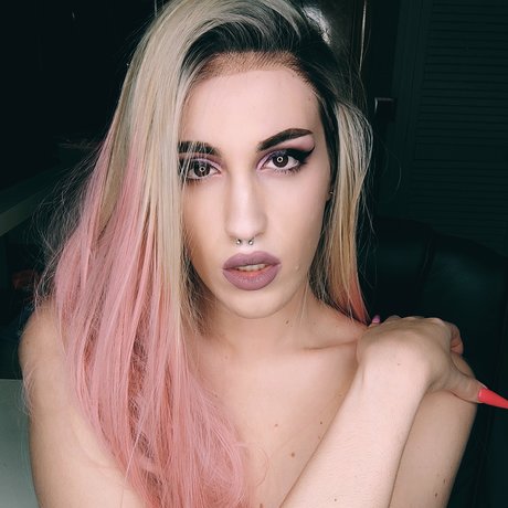 Foto di nudo di fuga di OnlyFans di Jade Velvet