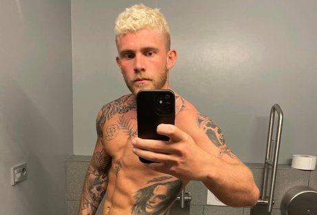 Foto di nudo di fuga di OnlyFans di Kvidir