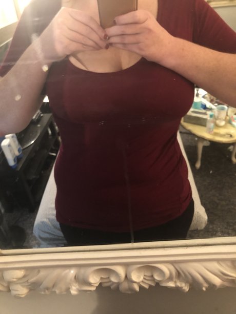 Foto di nudo di fuga di OnlyFans di Karen