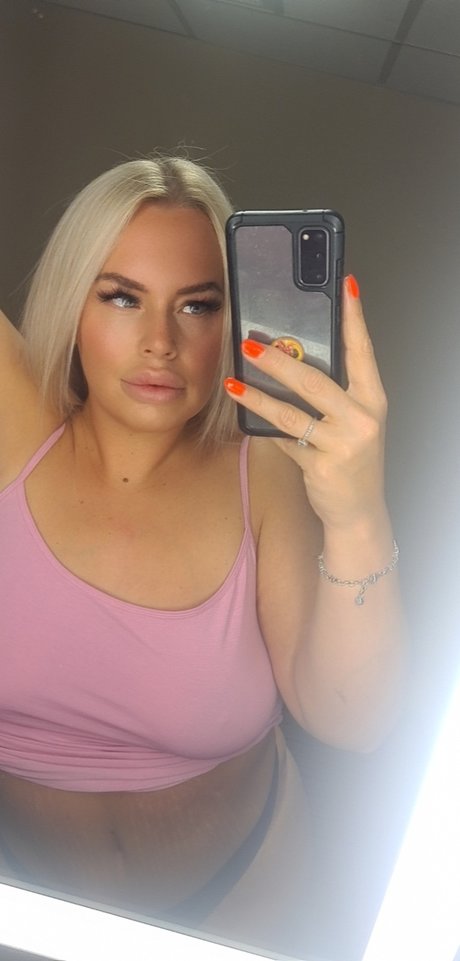 Foto di nudo di fuga di OnlyFans di Felicity Lou