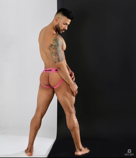 Foto di nudo di fuga di OnlyFans di Faviovador