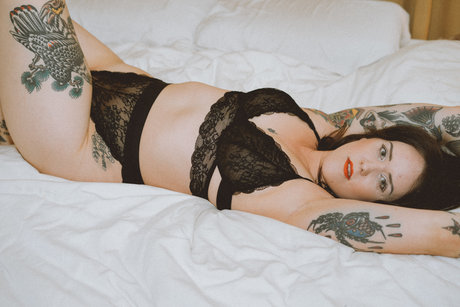 Foto di nudo di fuga di OnlyFans di Hilary Jane