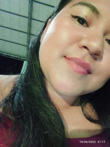 Foto di nudo di fuga di OnlyFans di Chicki