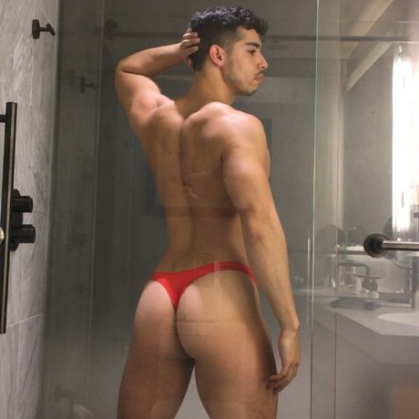 Foto di nudo di fuga di OnlyFans di Latinomuse