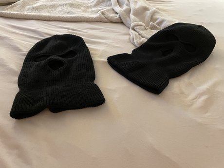 Foto di nudo di fuga di OnlyFans di Masked Gay Couple
