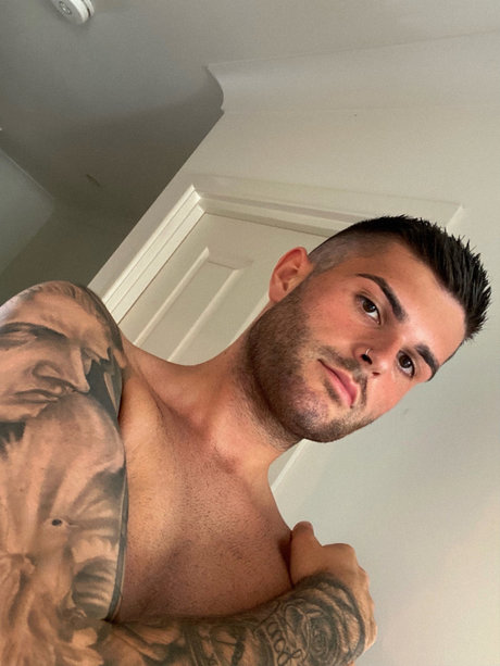 Foto di nudo di fuga di OnlyFans di Lachie