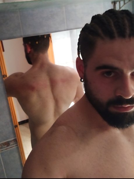 Foto di nudo di fuga di OnlyFans di Latin Viking
