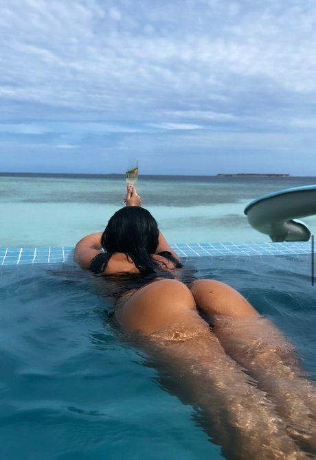 Foto di nudo di fuga di OnlyFans di Trish