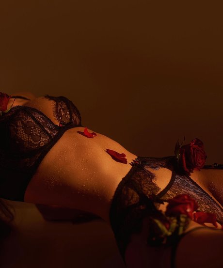 Foto di nudo di fuga di OnlyFans di Angela